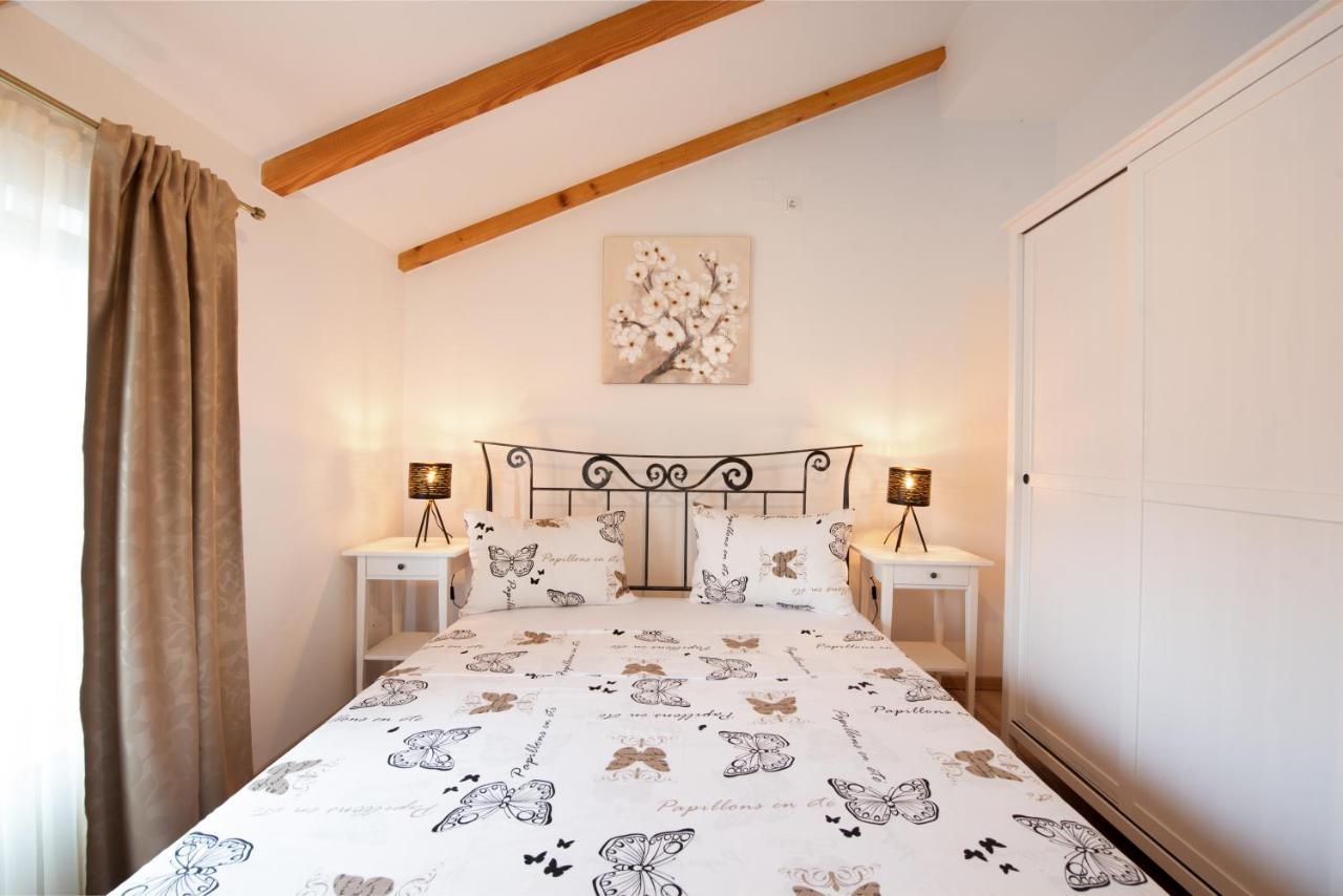 Kuca Za Odmor Villa Jurdani Exteriör bild