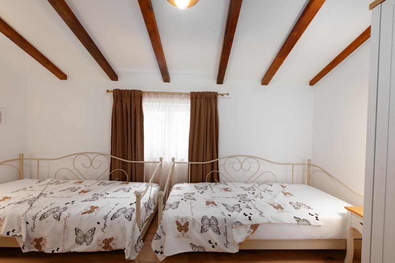 Kuca Za Odmor Villa Jurdani Exteriör bild